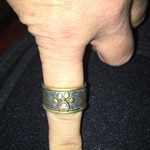 Woman’s ring